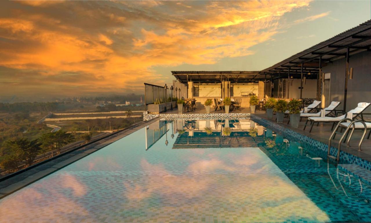 Hotel The Elite Narasapura, A Member Of Radisson Individuals Esterno foto