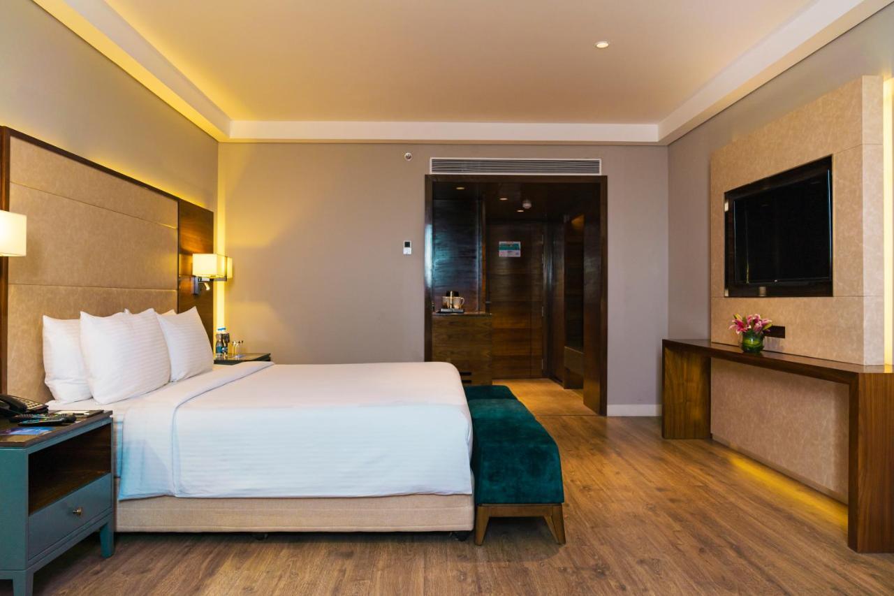 Hotel The Elite Narasapura, A Member Of Radisson Individuals Esterno foto