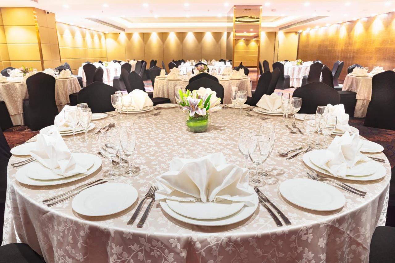 Hotel The Elite Narasapura, A Member Of Radisson Individuals Esterno foto