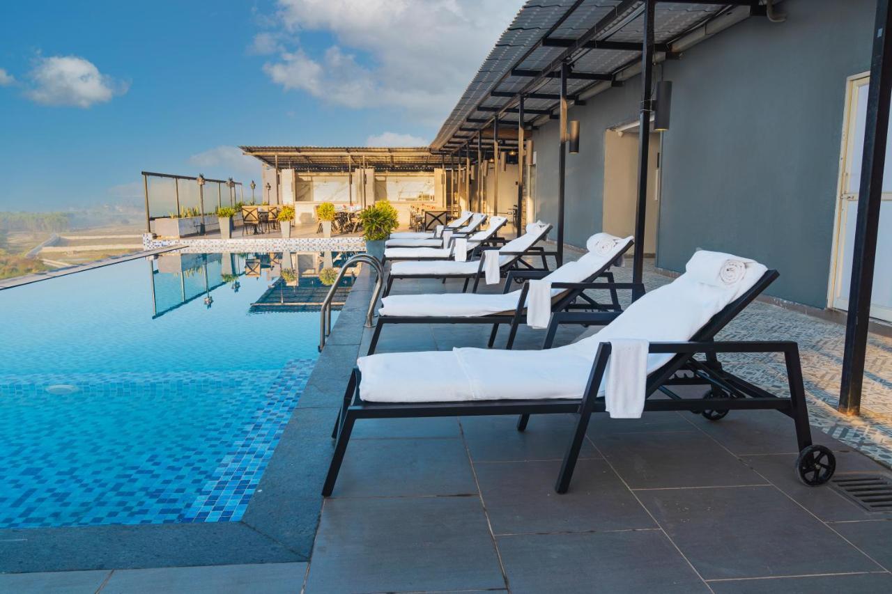 Hotel The Elite Narasapura, A Member Of Radisson Individuals Esterno foto