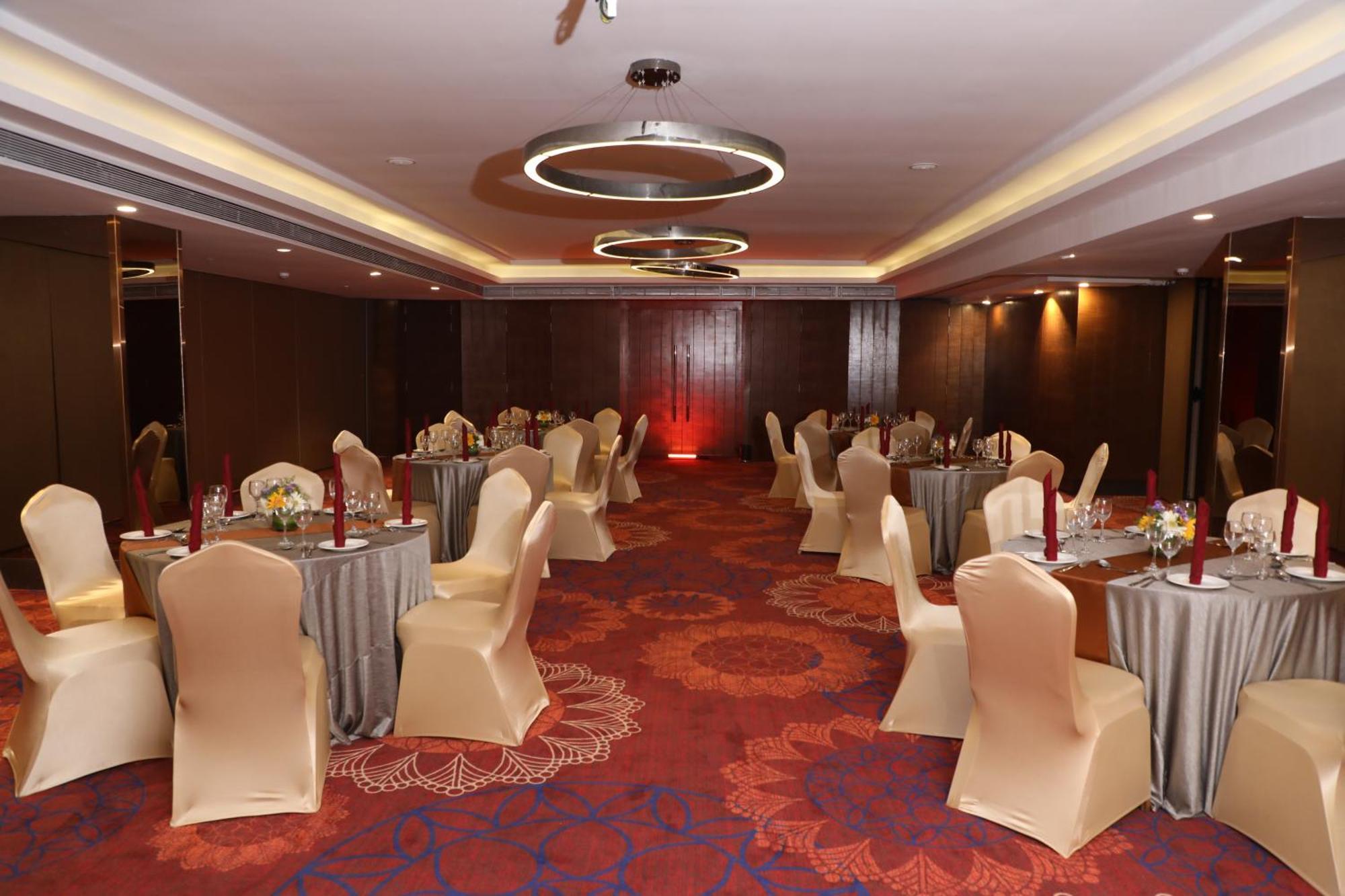Hotel The Elite Narasapura, A Member Of Radisson Individuals Esterno foto