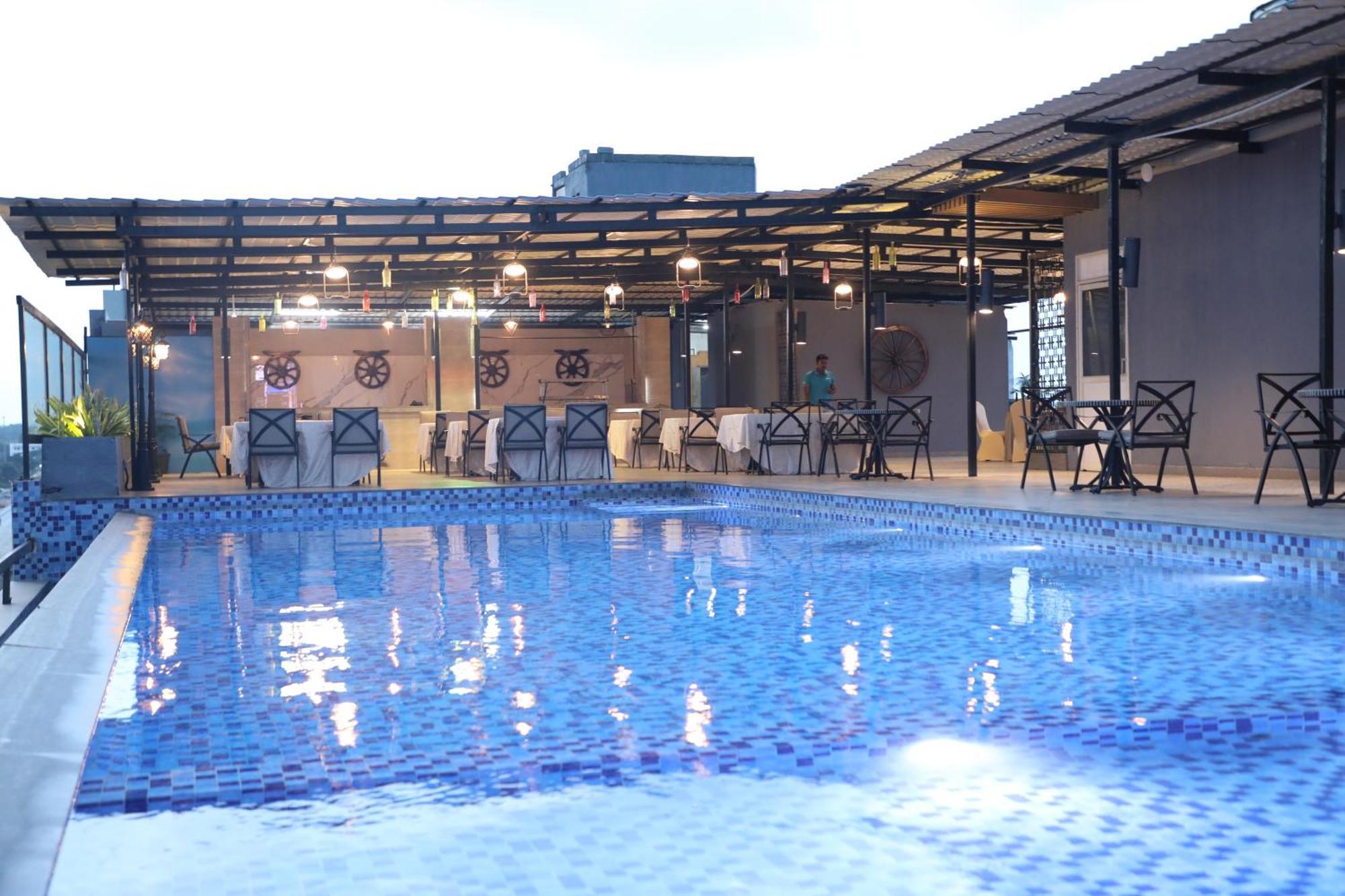 Hotel The Elite Narasapura, A Member Of Radisson Individuals Esterno foto