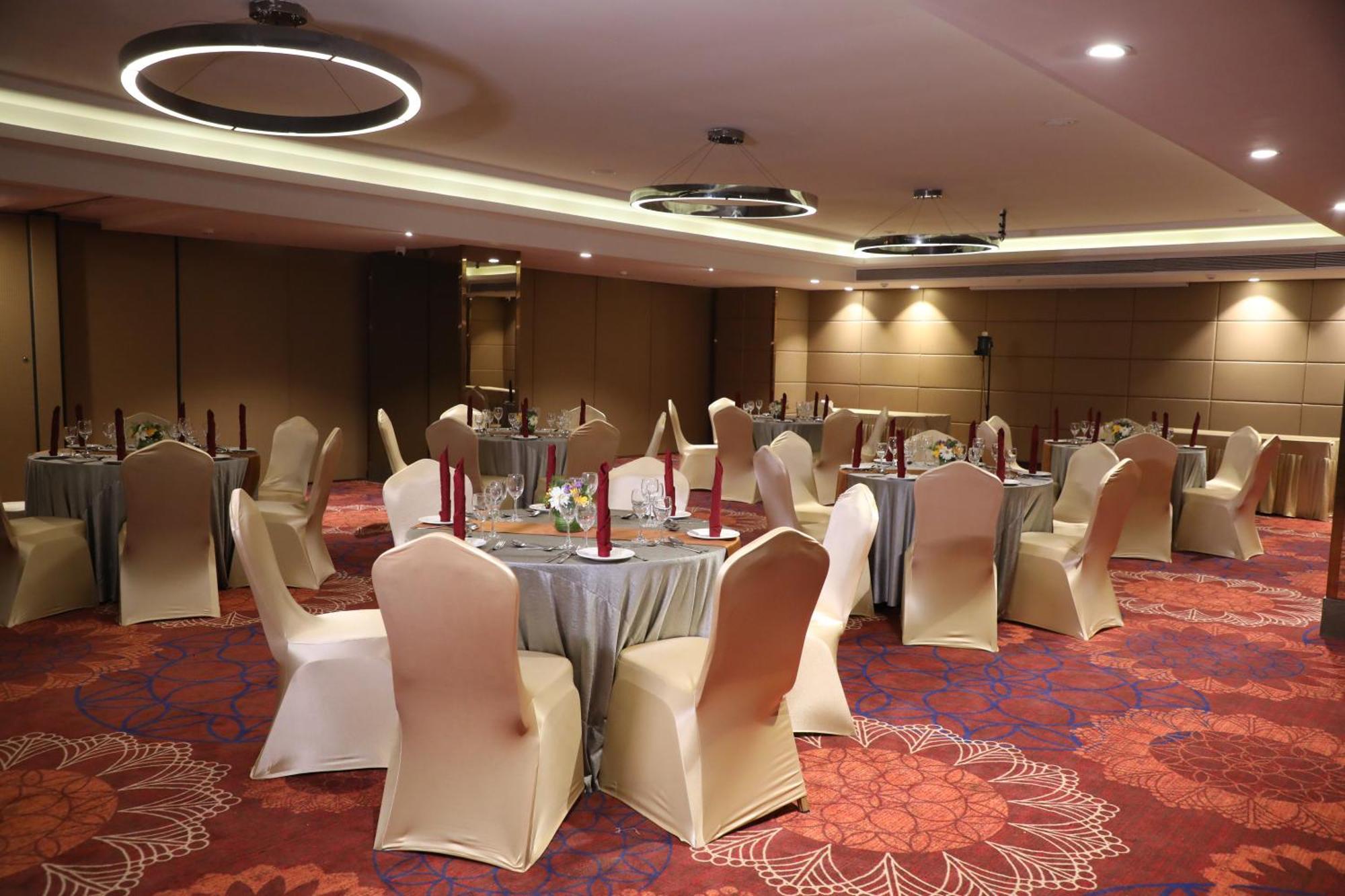 Hotel The Elite Narasapura, A Member Of Radisson Individuals Esterno foto