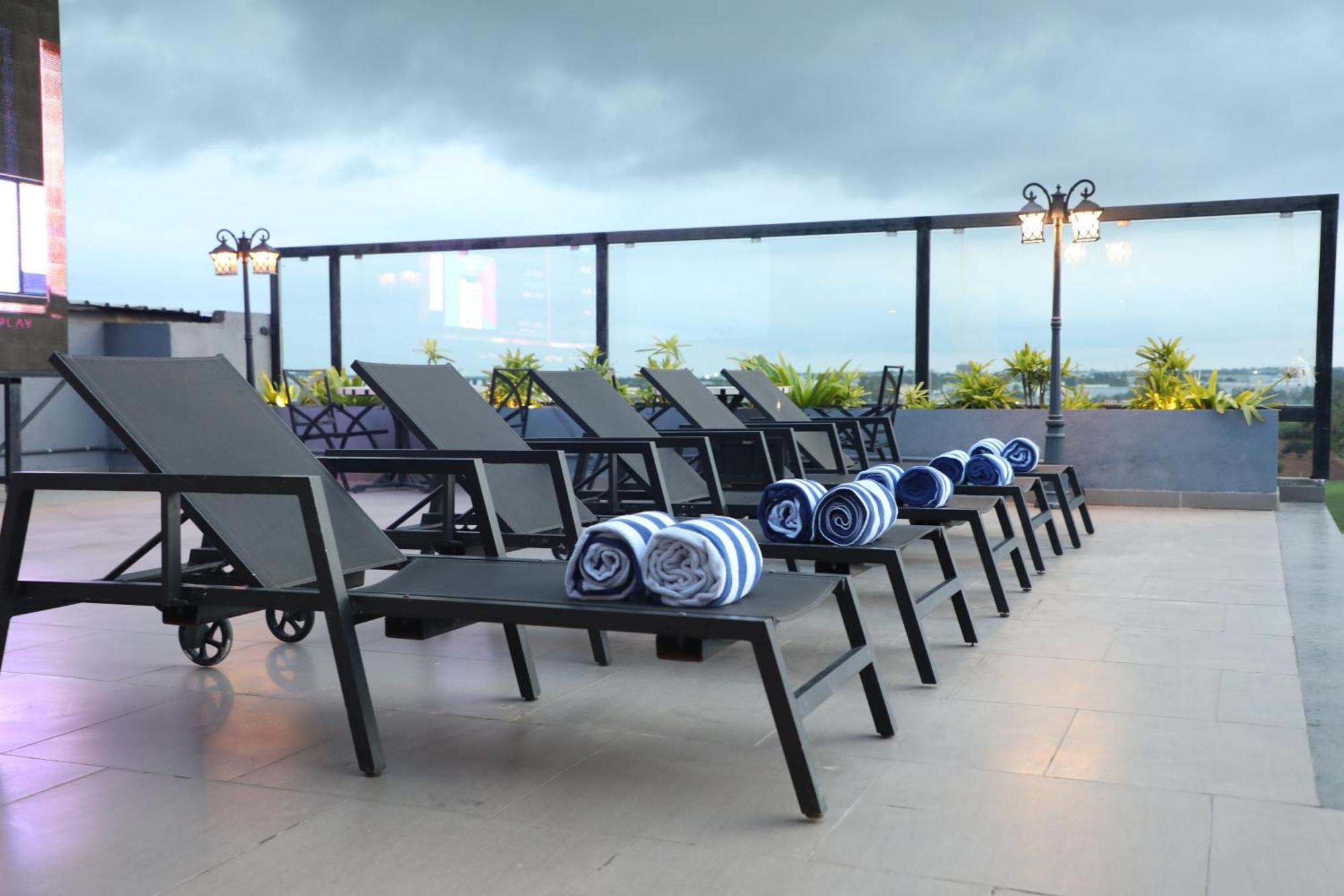 Hotel The Elite Narasapura, A Member Of Radisson Individuals Esterno foto