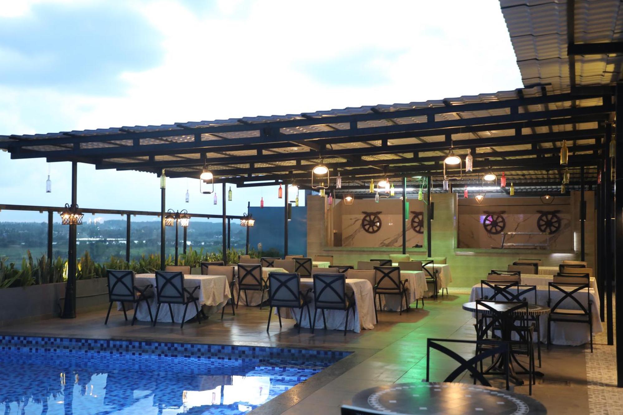 Hotel The Elite Narasapura, A Member Of Radisson Individuals Esterno foto
