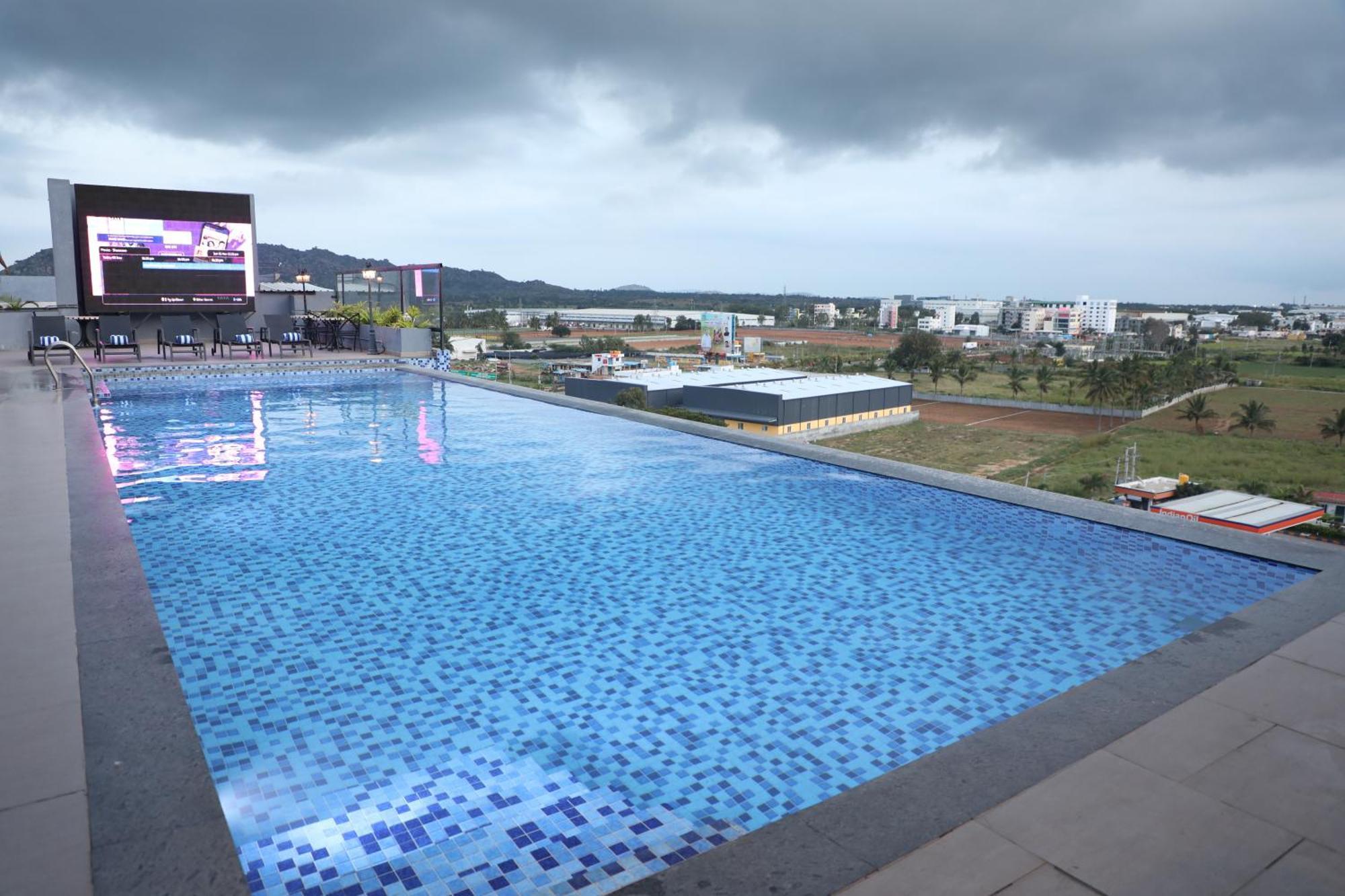 Hotel The Elite Narasapura, A Member Of Radisson Individuals Esterno foto